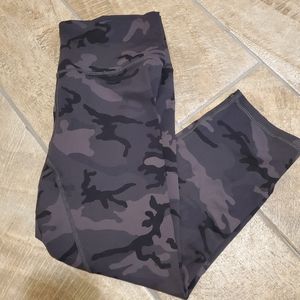 Zyia Camo Capri 20" Leggings